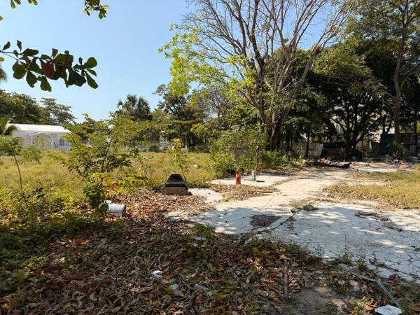 LOTE EN VENTA CON CONSTRUCCIÓN  - PRECIO NEGOCIABLE , EN CIUDAD DEL CARMEN, CAMPECHE