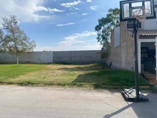 Terreno en venta en Viñedos. Cerrada Condor