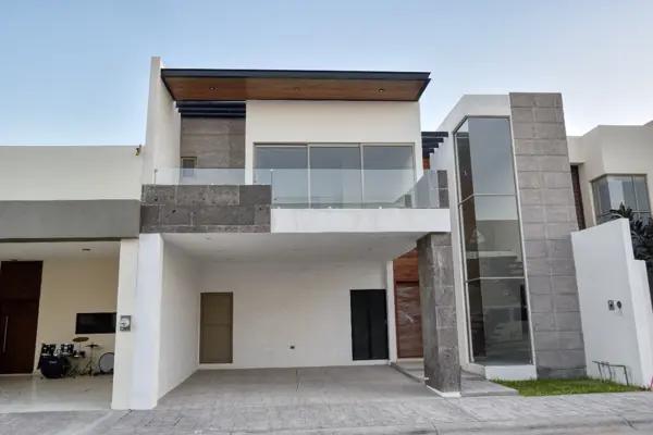 Casa en Venta, Recamara en Planta Baja, Viñedos, Torreon