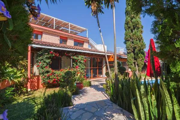 Hotel Boutique en Tepoztlán: 10 Hab, Alberca y Centro de Retiros