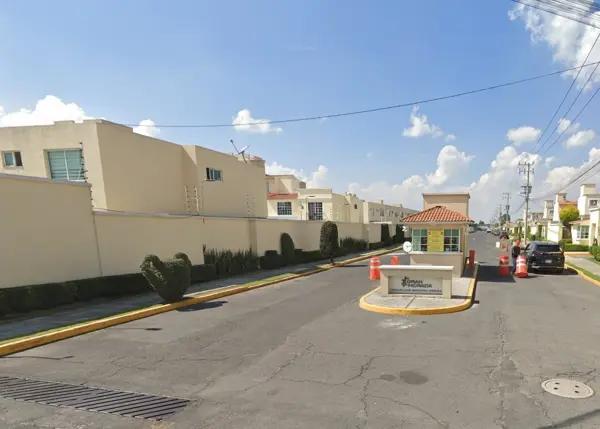 Casa en calle Luis Gonzaga Urbina, Priv. Gran Morada de Tlacopa, Toluca, Edo. Mex. SG