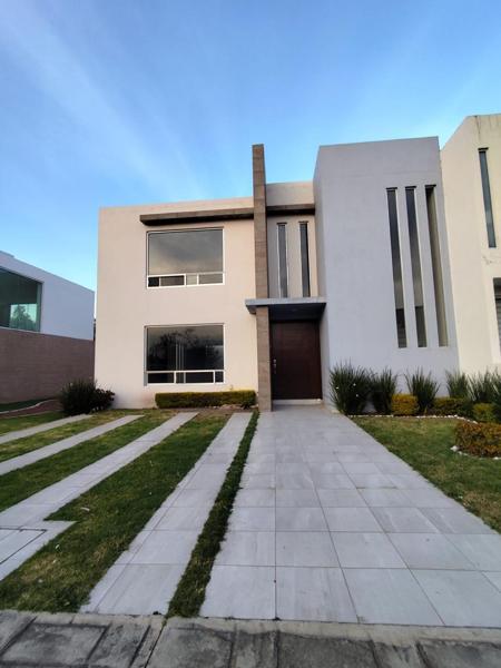 Casa en Venta en Fraccionamiento Bicentenario, Tulancingo, Hidalgo con 3 Recámaras