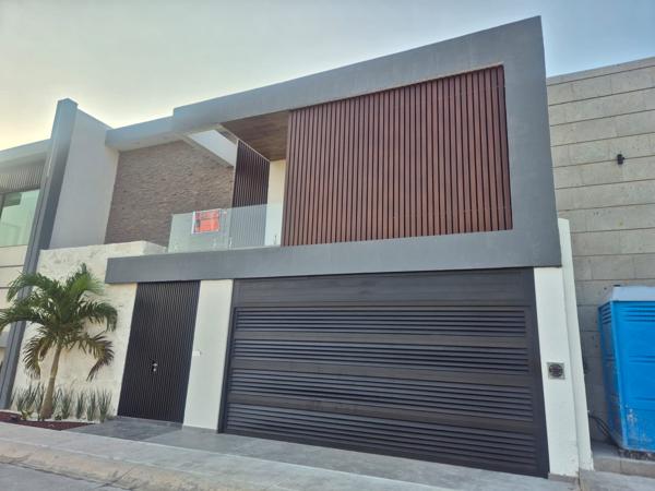 CASA EN VENTA EN RESIDENCIAL LAS PALMAS