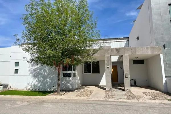 Casa en venta en Santa Bárbara, Torreón, Coahuila de Zaragoza Casa en venta en Santa Bárbara, Torreón, Coahuila de Zaragoza