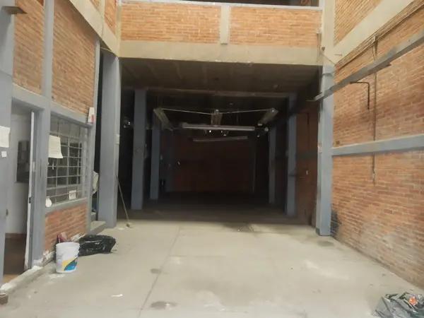 Bodega Comercial a minutos del AICM | 3 Niveles | 700m2