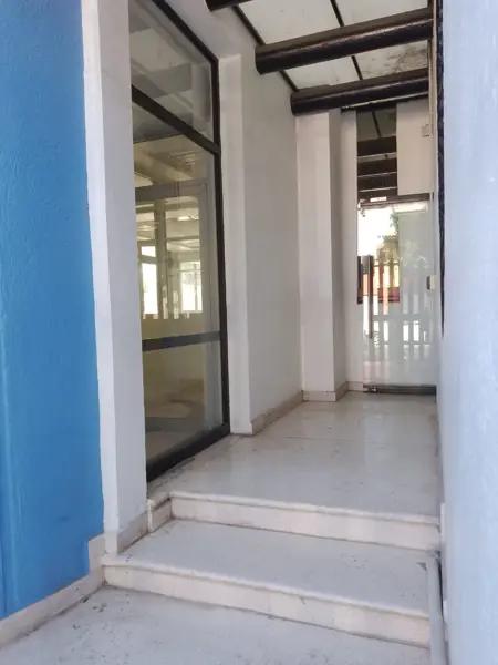 EDIFICIO DE OFICINAS, CENTRO DE QUERETARO,  USO DE SUELO COMERCIAL Y SERVI CIOS