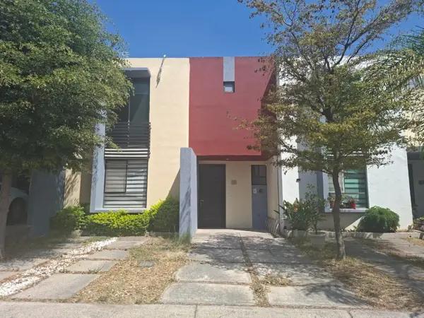 Casa en venta en Foresta Santa Anita, Tlajomulco de Zúñiga con amplias comodidades