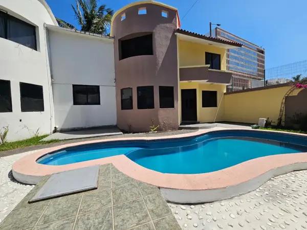 VENDO CASA CERCA DEL MAR Y DE LAS PLAYAS