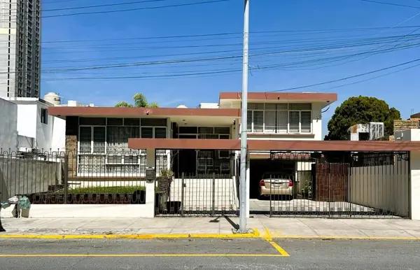 CASA VENTA COL. LEONES, CON FACTIBILIDAD COMERCIAL CASA VENTA COL. LEONES, CON FACTIBILIDAD COMERCIAL