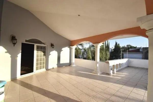 Preciosa casa para oficina 
Ciudad del sol 
Zapopan