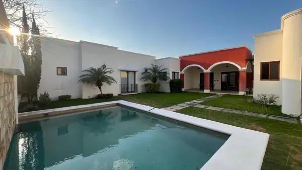 SE VENDE CASA DE UN PISO, AMUEBLADA, EN LAS FINCAS TEMOZON MERIDA YUCATAN