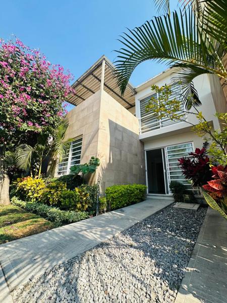HERMOSA CASA EN VENTA EN RESIDENCIAL AMARANTO EN EMILIANO ZAPATA