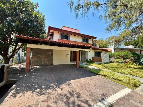 RESIDENCIA EN VENTA A CAMPO DE GOLF EN EL FRACCIONAMIENTO EL CRISTO, ATLIXCO