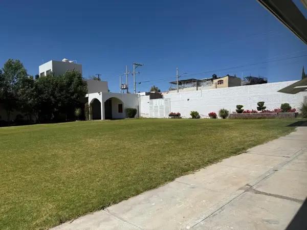 Terreno ideal para fraccionar a un costado del Mercado de Abastos y la Feria