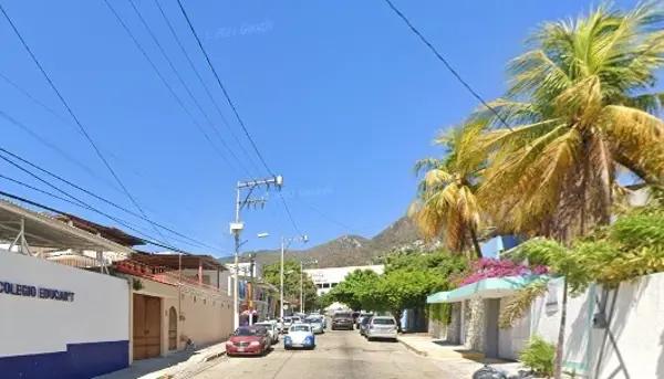 CASA EN VENTA EN VISTA ALEGRE, ACAPULCO – 4 RECÁMARAS Y 650 M² DE CONSTRUCCIÓN