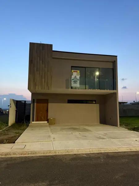 Casa en. Entra Fracc Lomas de la Rioja Casa en. Entra Fracc Lomas de la Rioja