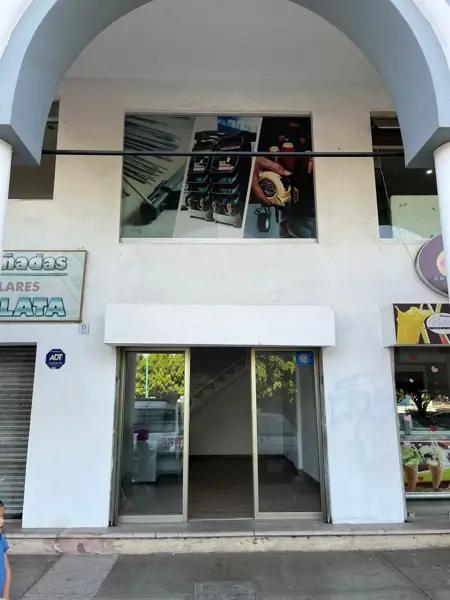 LOCAL EN RENTA EN PLAZA SAN ISIDRO
