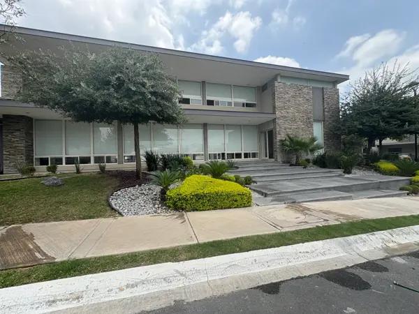 CASA EN VENTA EN CERRADAS LUMINA, DOMINIO CUMBRES, GARCIA