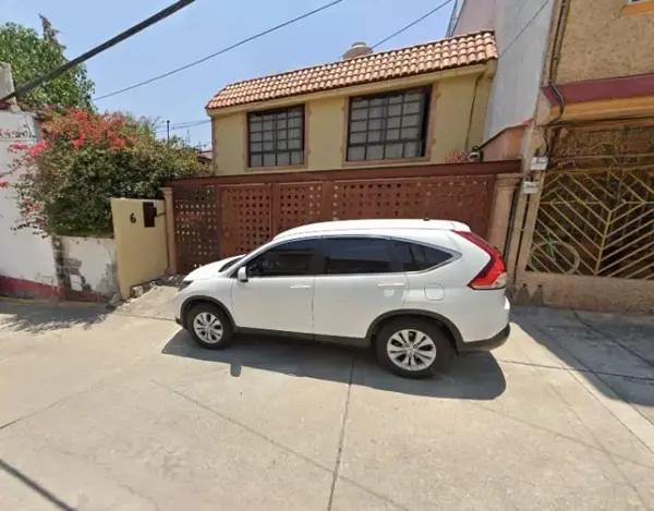 CASA EN VENTA EN CIUDAD SATÉLITE, NAUCALPAN – 3 RECÁMARAS Y 180 M² DE CONSTRUCCIÓN CASA EN VENTA EN CIUDAD SATÉLITE, NAUCALPAN – 3 RECÁMARAS Y 180 M² DE CONSTRUCCIÓN