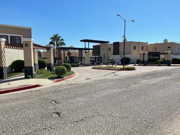 Casa en remate bancario en Urbi Alameda los Fresnos, Hermosillo MM8011