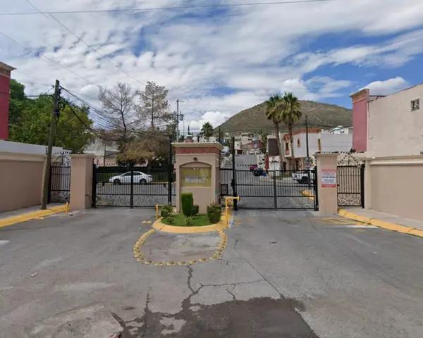 Casa en venta en Mision Universidad I, Chihuahua, Chihuahua