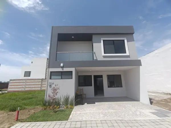 Venta de casa en San Pedro Cholula, Fraccionamiento Residencial, 3 recamas, cochera para 2 autos. Venta de casa en San Pedro Cholula, Fraccionamiento Residencial, 3 recamas, cochera para 2 autos.