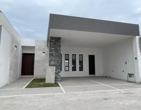 Casa en Venta, de 1 Piso frente a Área Verde, en Viñedos Casa en Venta, de 1 Piso frente a Área Verde, en Viñedos