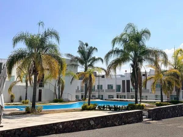 Casa en Venta en Corregidora Querétaro | 3 Recámaras + Estudio | Roof Garden | Privada con Alberca Casa en Venta en Corregidora Querétaro | 3 Recámaras + Estudio | Roof Garden | Privada con Alberca