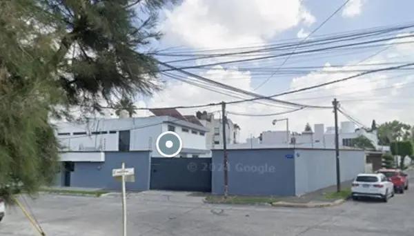 Casa Para Oficinas en Venta, Mide 662 M², En esquina, 2 Niveles,10 Privados, Col. Jardines Guadalupe Casa Para Oficinas en Venta, Mide 662 M², En esquina, 2 Niveles,10 Privados, Col. Jardines Guadalupe