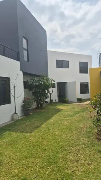 En venta casa de 2 plantas en Fraccionamiento Jardines de Ahuatlán, Cuernavaca, Mor.