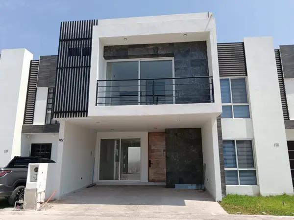 Casa a Estrenar en Villas de Bernalejo, Irapuato con Acabados Modernos