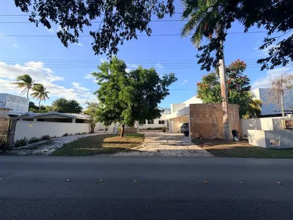 CASA DE UNA PLANTA EN VENTA EN EL CLUB DE GOLF LA CEIBA, MERIDA, YUC CASA DE UNA PLANTA EN VENTA EN EL CLUB DE GOLF LA CEIBA, MERIDA, YUC