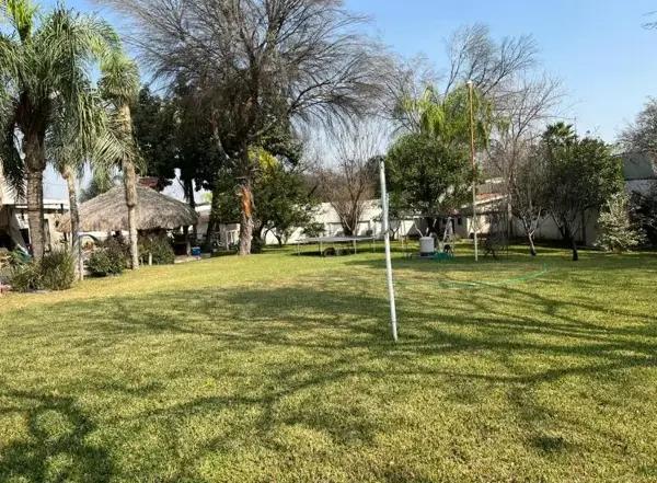 Quinta en Venta con Alberca y Árboles Frutales en Jardines de la Silla