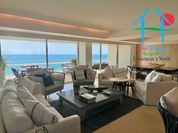 Departamento de lujo con 5 recámaras, terraza y vista al mar
