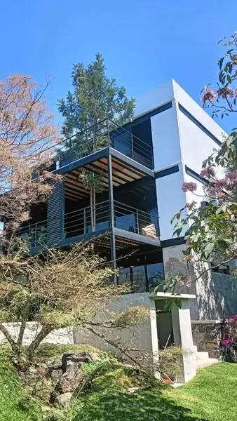 Casa en venta estilo contemporáneo ; BURGOS.