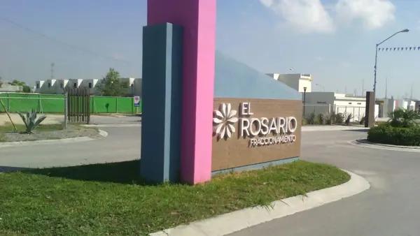 Casa en venta en Apodaca con terreno excedente