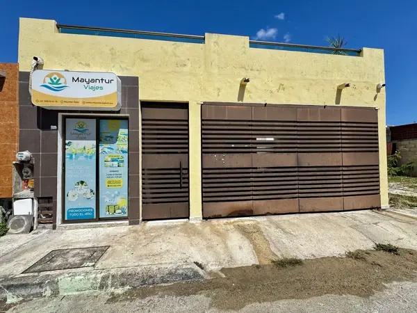 Casa en venta con local comercial en Los Héroes, Mérida Yucatán