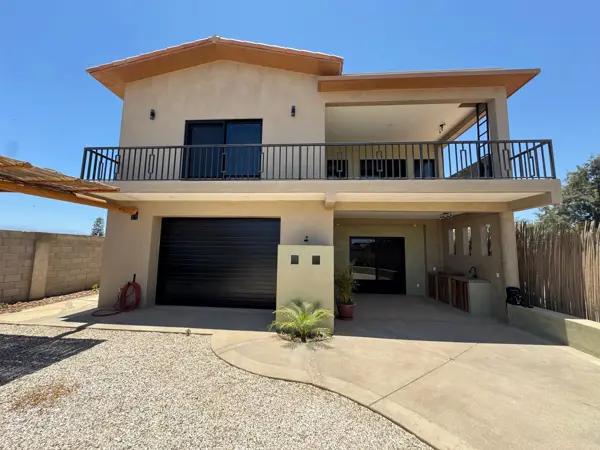 Venta de Casa con Amplio Terreno en San Juanico, Baja California Sur