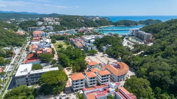 DOS ESTUDIOS JUNTOS A PASOS DE LA PLAYA HUATULCO