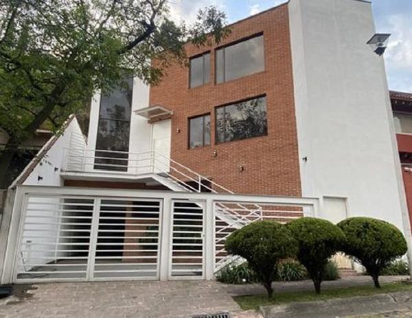CASA EN VENTA EN LA HERRADURA DENTRO DE CALLE PRIVADA CASA EN VENTA EN LA HERRADURA DENTRO DE CALLE PRIVADA