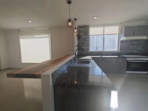 Departamento en Renta en -Vía Atlixcáyotl*, Excelente Ubicación y Espacios