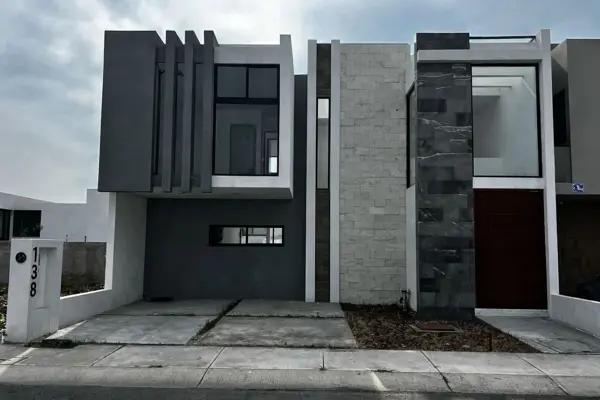 CASA EN VENTA EN LA RESERVA VALLE DE JURIQUILLA VC214
