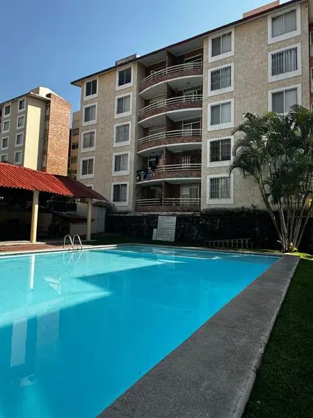 Lindo departamento con alberca en 1er nivel.