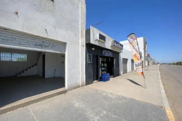 SE RENTA LOCAL DOBLE ALTURA – EL VENADILLO