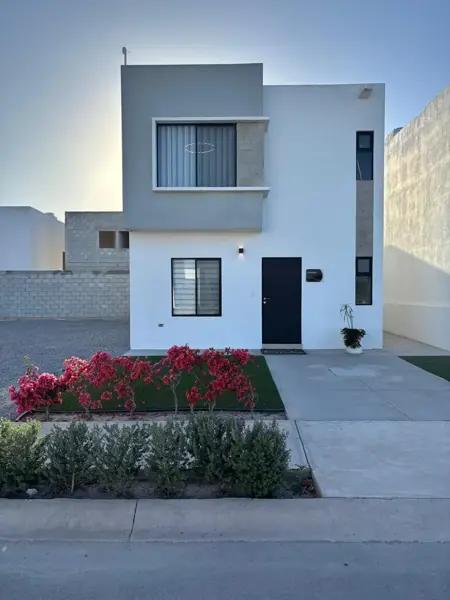 Casa en Venta en Paseo del Valle, Torreón - Seguridad y Confort