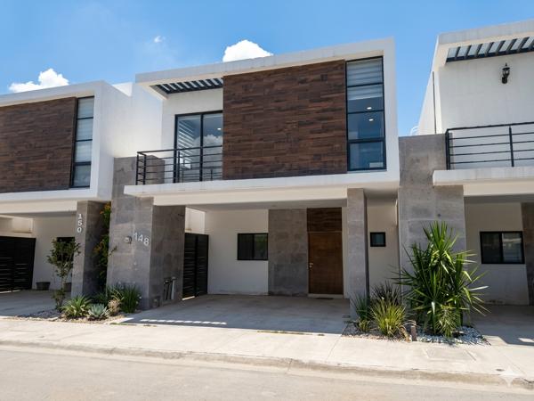 Casa en venta viñedos Torreón. Cocina y closets incluidos ¡ equipada !