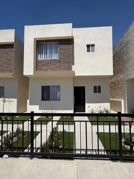 Estrena casa en venta en Manantiales a 5 min de Gayosso periférico en Torreón