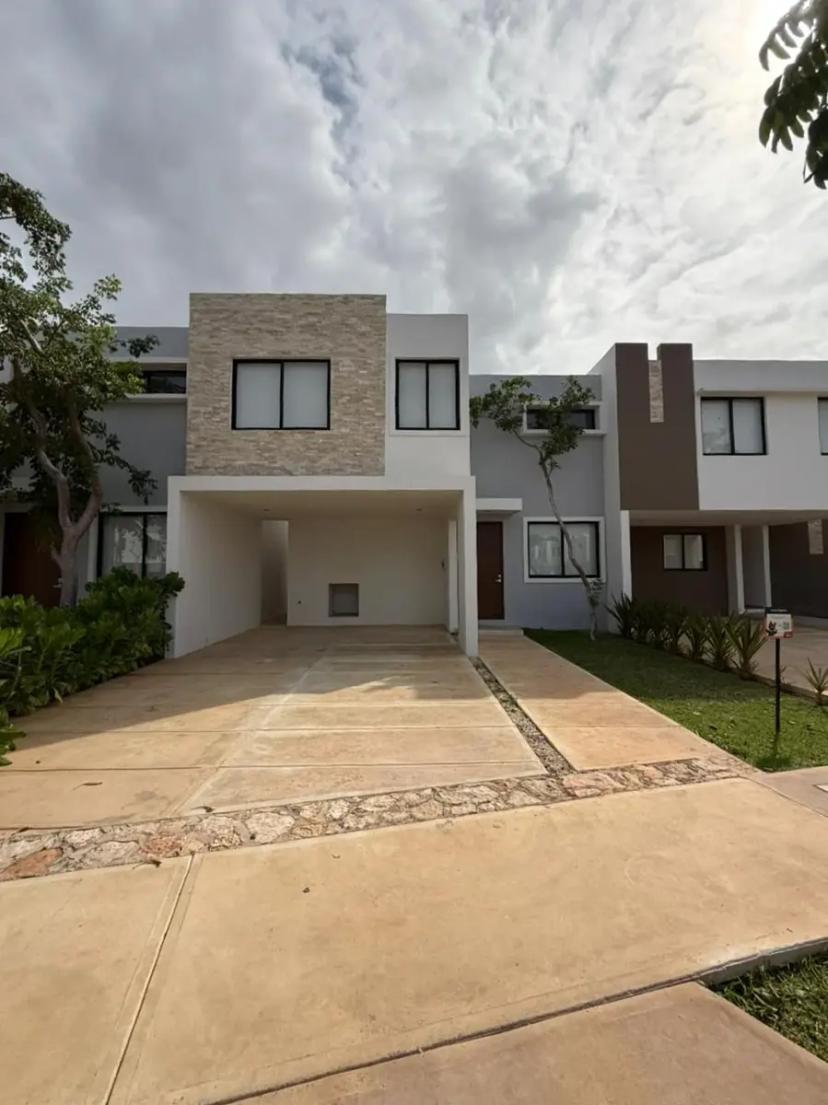 Foto 0 de CASA EN VENTA EN MERIDA EN PRIVADA CON AMENIDADES, CAUCEL, MOD D | Id nn-gwi385