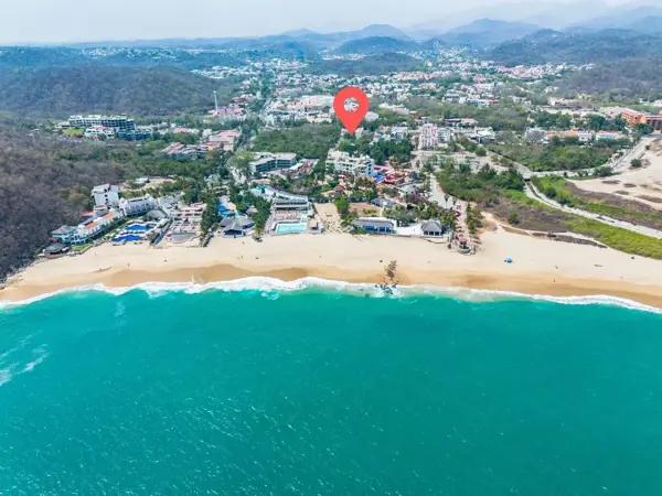 DEPARTAMENTO A PASOS DE LA PLAYA EN HUATULCO UBICACION INIGUALABLE