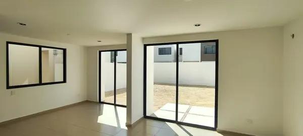CASA EN VENTA EN PRIVADA, MERIDA, YUCATÁN CONKAL CON AMENIDADES